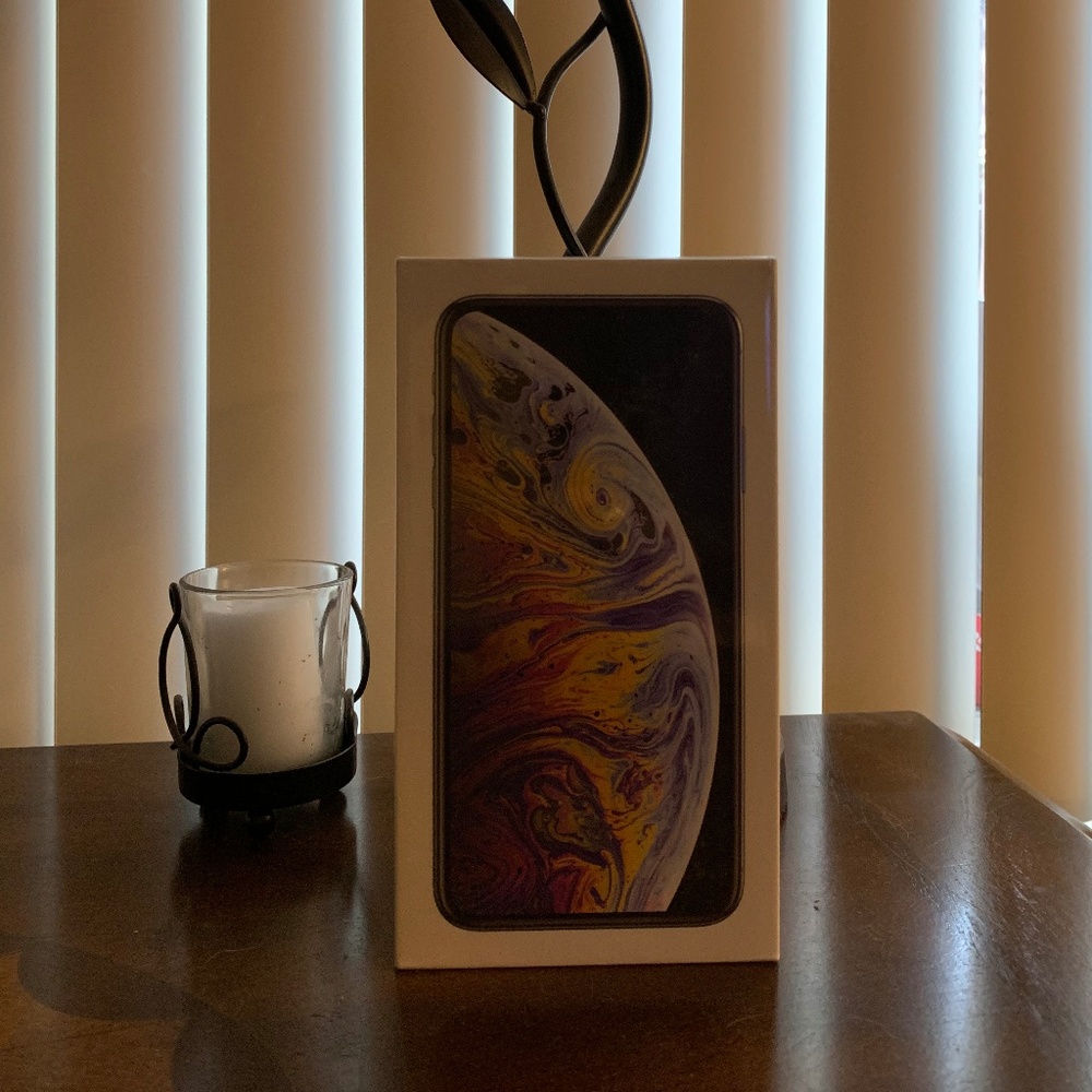 IPhone Xs Max, Silver Brand New!!!